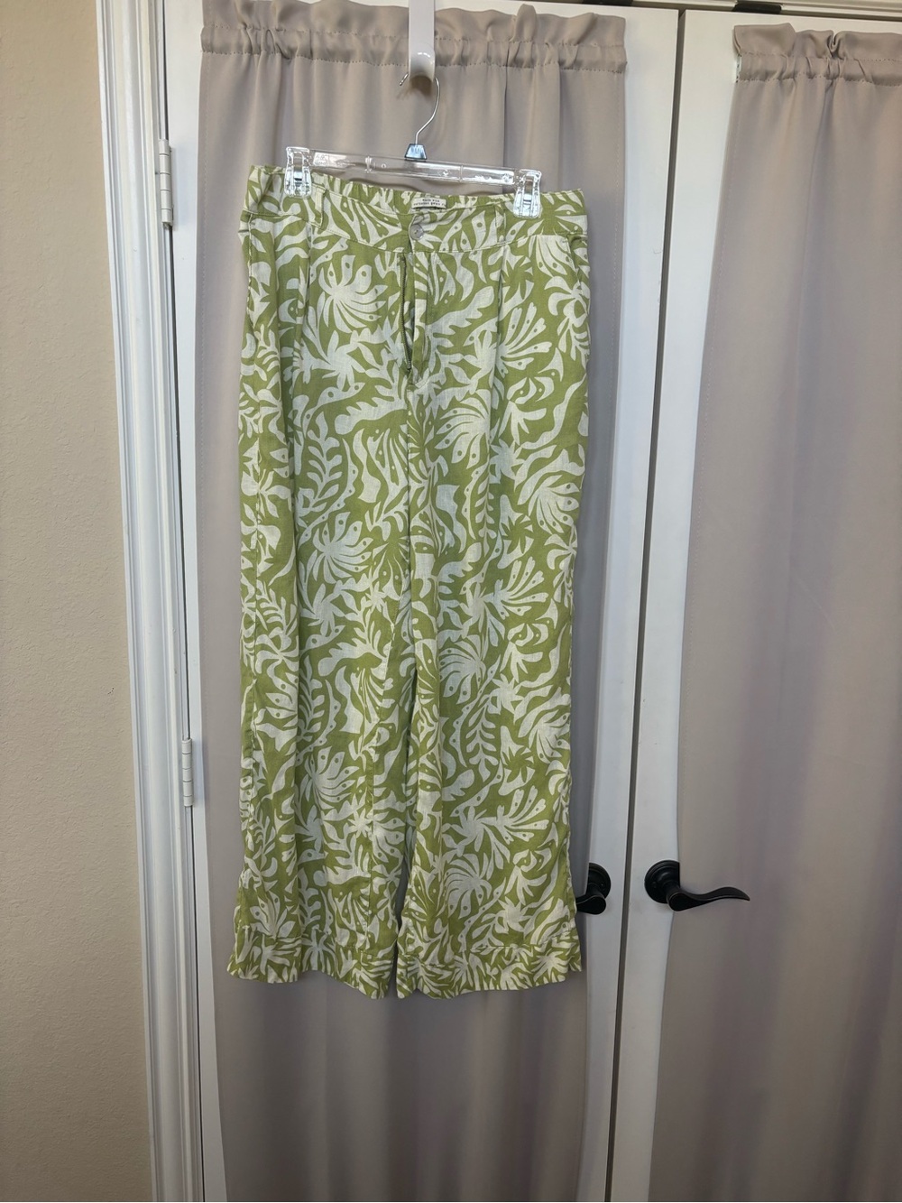 Rachel Zoe Green and White Botanical Print flowy pants
